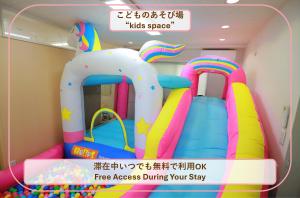 Dětský klub v ubytování SAKURASAKUHotel 大人数 familyStayOK nearUSJ,Namba&Osaka