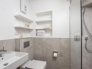 Ένα μπάνιο στο K14 von Appartements & Mehr