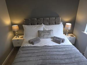 Postel nebo postele na pokoji v ubytování Norwich, Lavender House, 3 Bedroom House, Private Parking and Garden