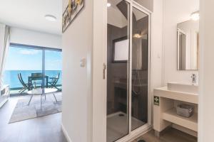 Koupelna v ubytování Belle Vue Résidence by Atlantic Holiday + 14 fotografií