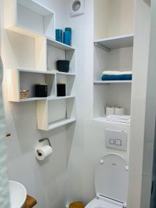 Ένα μπάνιο στο Belle chambre au fil de l'eau 2