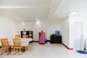 Kuchyň nebo kuchyňský kout v ubytování The Cozy house near CMU