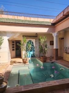 Piscina de la sau aproape de Riad salix d'agafay +25 fotografii