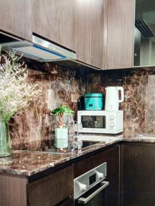 Кухня или мини-кухня в The Blisss Parkview Central
 +9 фотографий