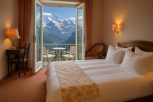 Una imagen general de la montaña o una montaña tomada desde el hotel