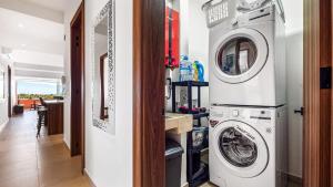 Fotografie z fotogalerie ubytování Equipped 3BR House - Pool - Gym - 5 min to Beach v destinaci Nuevo Vallarta