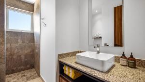 Fotografie z fotogalerie ubytování Equipped 3BR House - Pool - Gym - 5 min to Beach v destinaci Nuevo Vallarta