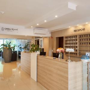Khu vực sảnh/lễ tân tại Öreg-tó Hotel és Rendezvénytér