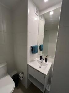 Un baño de Depto Nuevo Exclusivo con Estacionamiento