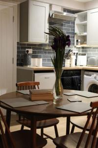 Η κουζίνα ή μικρή κουζίνα στο Tranquil Countryside Escape in Rural Kent- Pipistrelle View