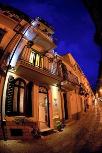 The building in which a panziókat is located