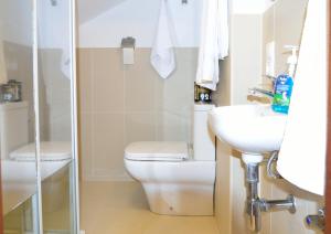 A bathroom at New Andalusian House 33 Free Private Parking