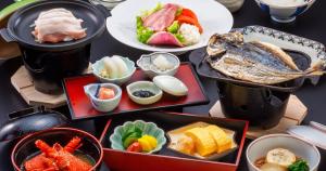 Jídlo v ryokanu nebo okolí