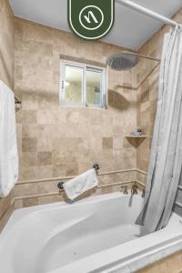 Gallery image of Beachfront Condo with Amazing View to the Sea in El Tule