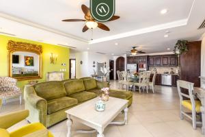 Gallery image of Great Condo with Private Balcony - Ocean View in El Tule