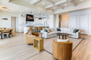 Et opholdsområde på Private Beach and Bay View Luxury Navarre Escape!