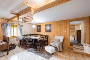Posezení v ubytování Palčovka Huty - apartmán U Ondry a U Andělky