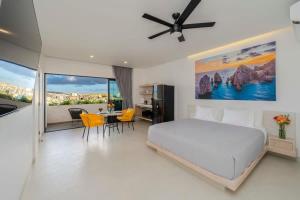 Postel nebo postele na pokoji v ubytování Amazing Apartment - Terrace Overlooking the Marina + 71 fotografií