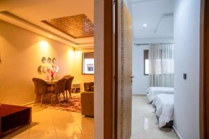 Ένα ή περισσότερα κρεβάτια σε δωμάτιο στο Cozy Vibes in the Heart of Ville Haute