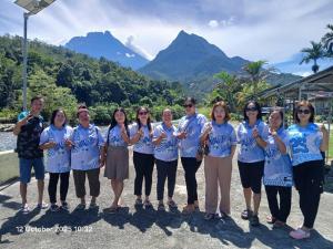 Příroda nedaleko prázdninového areálu + 8 fotografií