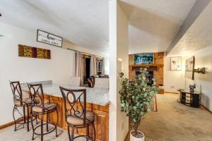 Afbeelding uit fotogalerij van Families Welcome! Spacious Suburban Home in Dayton in Murlin Heights