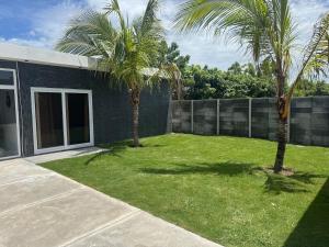 Κήπος έξω από το Villa Recinos