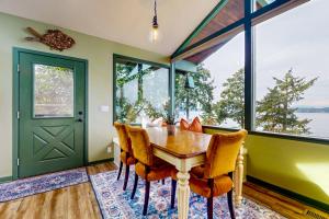 Billede fra billedgalleriet på Overlook Manor on Puget Sound i Federal Way + 36 billeder