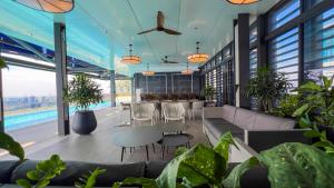 Piscina de la sau aproape de 13 Mossaz skypool 5mins to 1U and Ikea atEmpire City by Light House