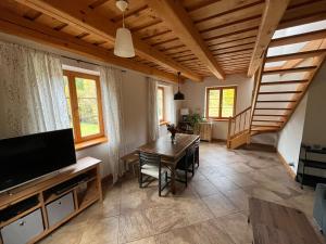 Μια τηλεόραση ή/και κέντρο ψυχαγωγίας στο Apartmán za Holubnicou