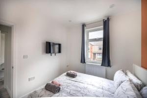 Postel nebo postele na pokoji v ubytování 3Bedroom 2 Bathroom House-Free Parking