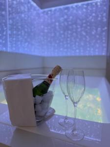 Imagen de la galería de Voyage au coeur des Nuages - Experience-Enigme-Jacuzzi- 20min Paris, en Savigny-sur-Orge