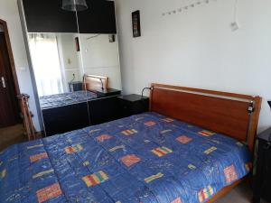 En eller flere senge i et værelse på Two-bedroom apartment on Azurara beach