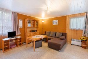 Μια τηλεόραση ή/και κέντρο ψυχαγωγίας στο Bungalow 8 - Finnhütte