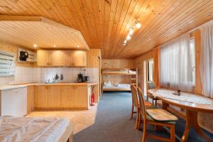 Η κουζίνα ή μικρή κουζίνα στο Bungalow 26 - Kimbucht