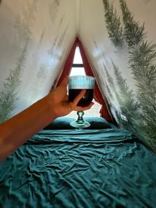 Ένα ή περισσότερα κρεβάτια σε δωμάτιο στο A-frame-hub