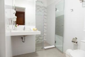 Phòng tắm tại Hotel San Blas +47 ảnh