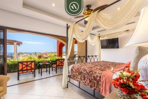 Ένα ή περισσότερα κρεβάτια σε δωμάτιο στο 2BR Condo with Private Terrace - Ocean View +54 φωτογραφίες