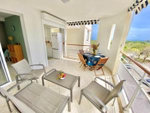 En balkon eller terrasse på Appartement - Vue mer et montagne