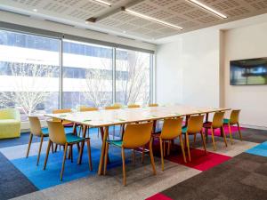 Μια τηλεόραση ή/και κέντρο ψυχαγωγίας στο ibis Styles East Perth