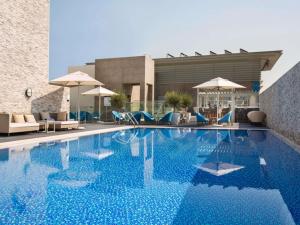 Πισίνα στο ή κοντά στο Novotel Bur Dubai - Healthcare City