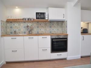 Η κουζίνα ή μικρή κουζίνα στο 1 Bed in Williton 74144 +14 φωτογραφίες