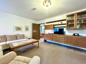 TV a/nebo společenská místnost v ubytování Ferienwohnung Edelweiß