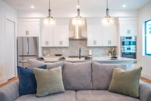 Køkken eller tekøkken på 2440 Arlington Park Luxury House