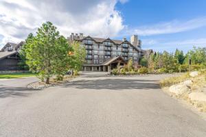 Το κτήριο όπου στεγάζεται  το διαμέρισμα