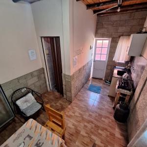an overhead view of a kitchen and a living room at HOSPEDAJE DODERA in Gualeguaychú