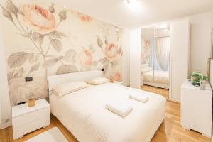 Ένα ή περισσότερα κρεβάτια σε δωμάτιο στο Apt Matteucci 18 ROMANTICISMO Bizantino in centro storico