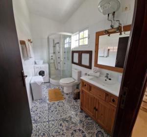 Ένα μπάνιο στο Vivienda Casa Abuela +50 φωτογραφίες