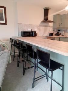 Kuchyň nebo kuchyňský kout v ubytování Hill Street apartment,Cloghan + 11 fotografií