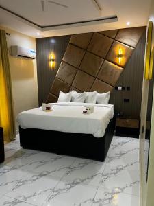 Gallery image of Sky Dew Hotel & Apartments in Asaba +5 photos