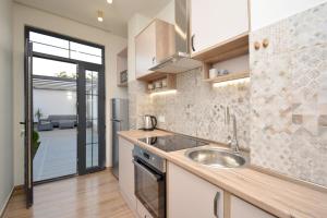 Køkken eller tekøkken på beautyful house with garden